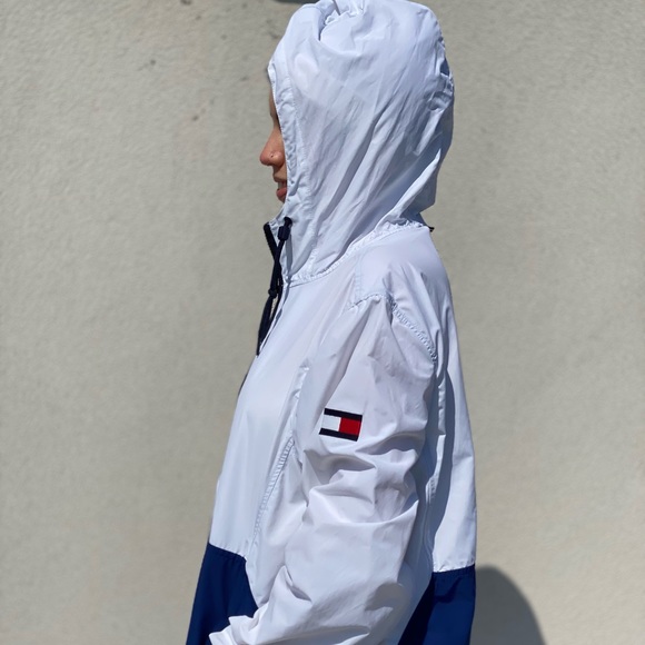 Tommy Hilfiger pop over tracksuit/windbreaker. - Picture 2 of 7